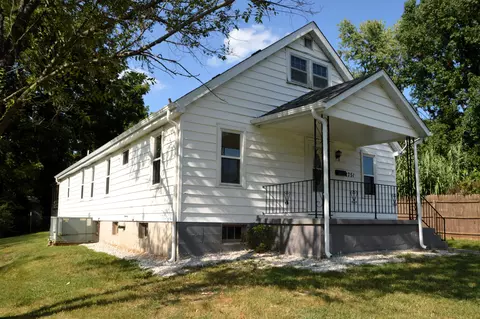 Exterior - 2751 W Walnut St, Springfield, MO 65802 photo 2 of 6