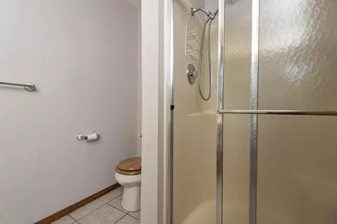 Bath - 4336 W 3rd St, Battlefield, MO 65619 photo 3 of 3