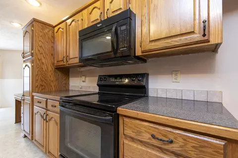 Kitchen - 4336 W 3rd St, Battlefield, MO 65619 photo 3 of 5