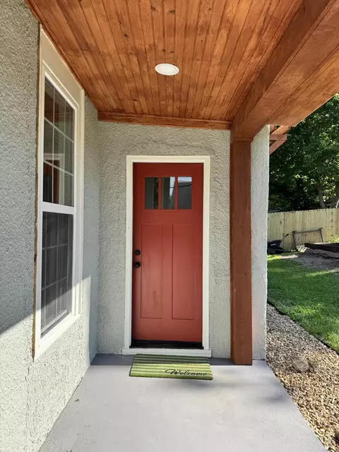 Exterior - 701 Oak St, Cabool, MO 65689 photo 6 of 12