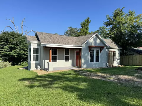 Exterior - 701 Oak St, Cabool, MO 65689 photo 3 of 12