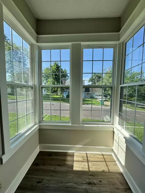 Exterior - 701 Oak St, Cabool, MO 65689 photo 7 of 12