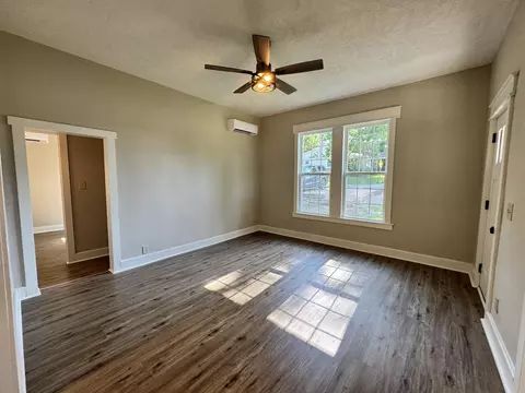 Living - 701 Oak St, Cabool, MO 65689 photo 2 of 7