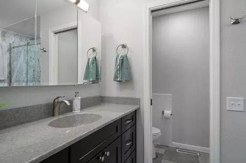 Bath - 5201 S Timberlake Dr, Springfield, MO 65804 photo 4 of 6