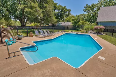 Exterior - 5201 S Timberlake Dr, Springfield, MO 65804 photo 9 of 19