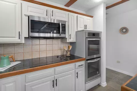 Kitchen - 5201 S Timberlake Dr, Springfield, MO 65804 photo 5 of 5