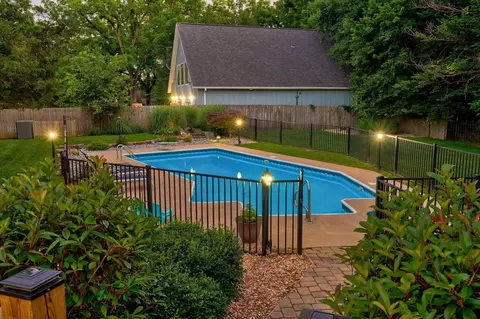 Exterior - 5201 S Timberlake Dr, Springfield, MO 65804 photo 13 of 19