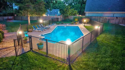 Exterior - 5201 S Timberlake Dr, Springfield, MO 65804 photo 8 of 19