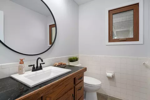 Bath - 5201 S Timberlake Dr, Springfield, MO 65804 photo 5 of 6