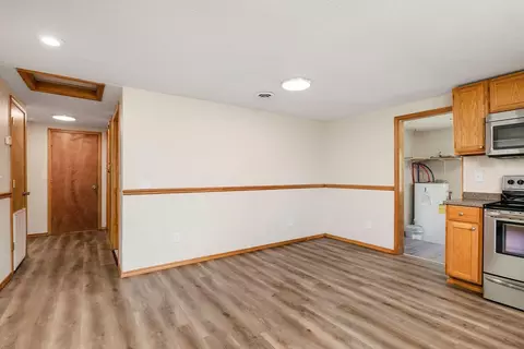 Entry Way - 1103 S Overhill Ave, Springfield, MO 65802 photo 1 of 2