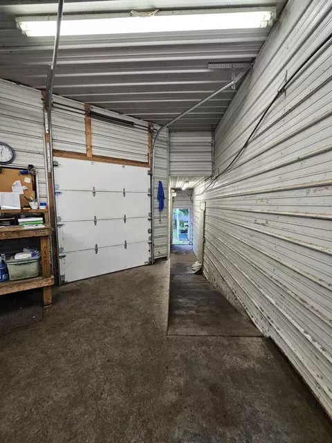 Entry Way - 1157 E Dade 186, Ash Grove, MO 65604 photo 13 of 13