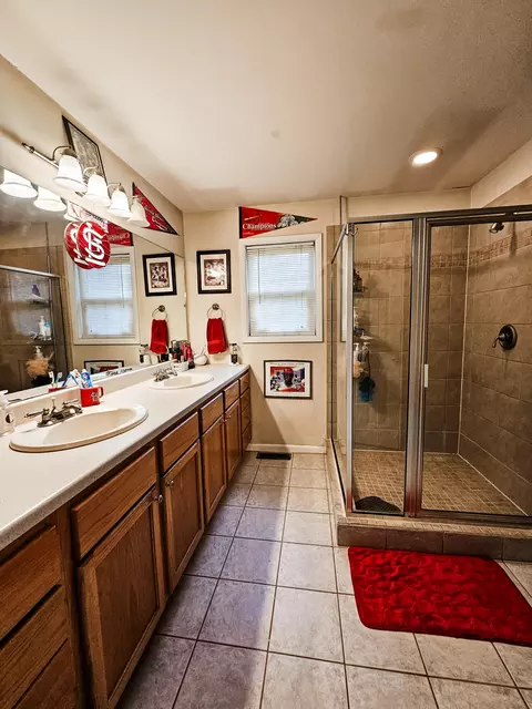 Bath - 1157 E Dade 186, Ash Grove, MO 65604 photo 4 of 8