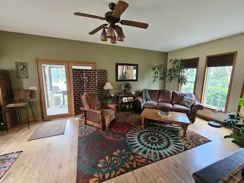 Living - 1157 E Dade 186, Ash Grove, MO 65604 photo 5 of 7