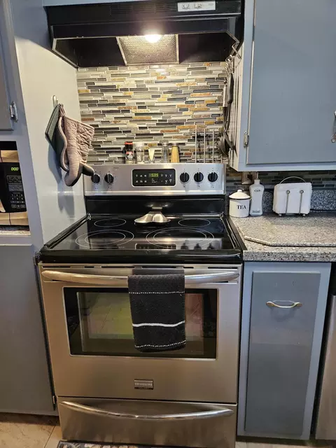 Kitchen - 1157 E Dade 186, Ash Grove, MO 65604 photo 8 of 13