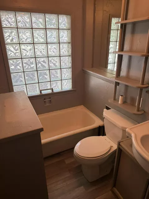 Bath - 155 Parmenter Ln, Forsyth, MO 65653 photo 2 of 2