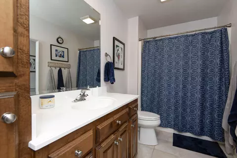 Bath - 2343 W Dearborn St, Springfield, MO 65807 photo 2 of 3