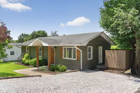 609 S 6th St, Ozark, MO 65721 photo 3