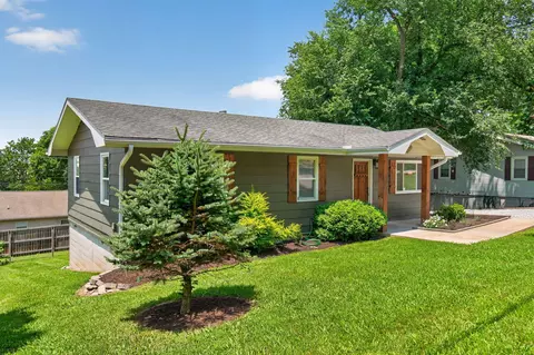 609 S 6th St, Ozark, MO 65721 photo 4