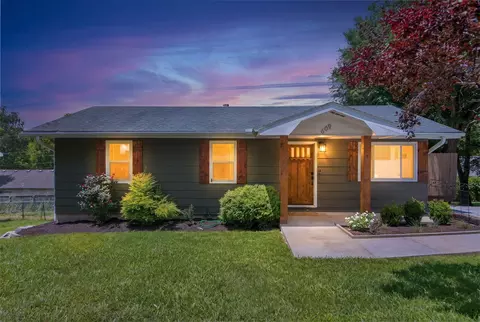609 S 6th St, Ozark, MO 65721 photo 2