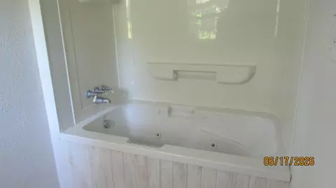 Bath - 18 Shorty Rd, Buffalo, MO 65622 photo 3 of 3