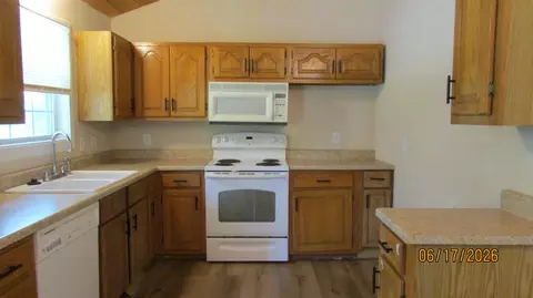 Kitchen - 18 Shorty Rd, Buffalo, MO 65622 photo 1 of 2