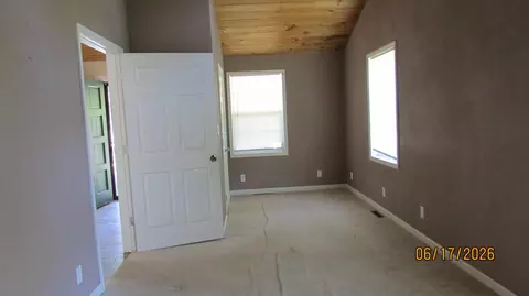 Bedroom - 18 Shorty Rd, Buffalo, MO 65622 photo 2 of 2