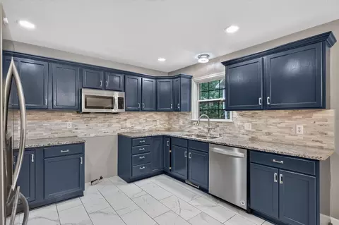 Kitchen - 234 Mesquite Dr, Branson, MO 65616 photo 1 of 2