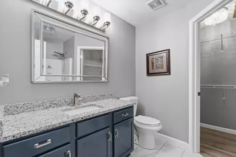 Bath - 234 Mesquite Dr, Branson, MO 65616 photo 2 of 3