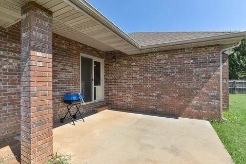 Exterior - 1260 S Strasbourg Ave, Springfield, MO 65802 photo 5 of 6