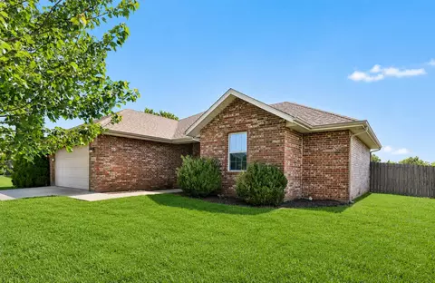 Exterior - 1260 S Strasbourg Ave, Springfield, MO 65802 photo 2 of 6