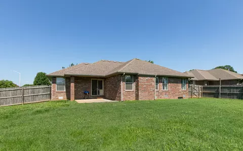 Exterior - 1260 S Strasbourg Ave, Springfield, MO 65802 photo 4 of 6