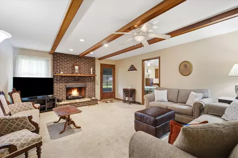 Living - 660 W Primrose St, Springfield, MO 65807 photo 2 of 4