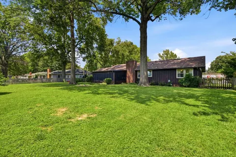 Exterior - 660 W Primrose St, Springfield, MO 65807 photo 9 of 9
