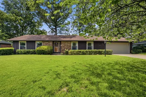 Exterior - 660 W Primrose St, Springfield, MO 65807 photo 2 of 9