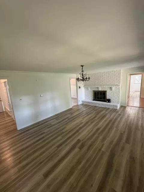 Living - 3510 S Broadway Ave, Springfield, MO 65807 photo 3 of 3