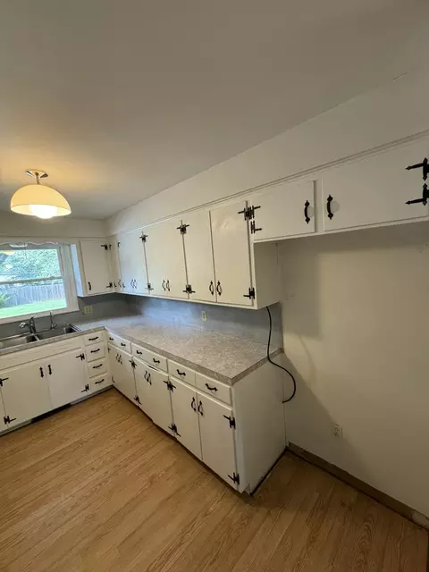Kitchen - 3510 S Broadway Ave, Springfield, MO 65807 photo 1 of 2