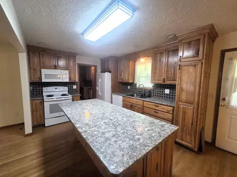 1004 N 11th Ave, Ozark, MO 65721 photo 9