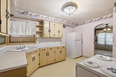 Kitchen - 1900 S Virginia Ave, Springfield, MO 65807 photo 2 of 2