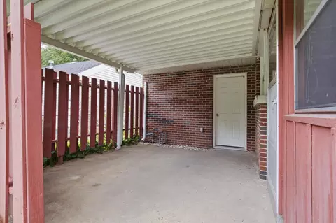 Exterior - 1900 S Virginia Ave, Springfield, MO 65807 photo 4 of 8