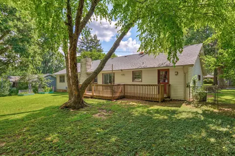 Exterior - 3555 S Parkhill Ave, Springfield, MO 65807 photo 11 of 12