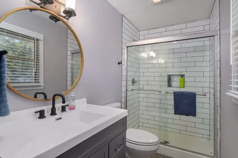 Bath - 3555 S Parkhill Ave, Springfield, MO 65807 photo 1 of 2