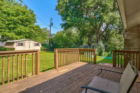 Exterior - 3555 S Parkhill Ave, Springfield, MO 65807 photo 5 of 12