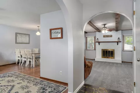 Entry Way - 3555 S Parkhill Ave, Springfield, MO 65807 photo 2 of 4