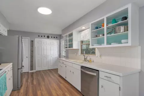 Kitchen - 3555 S Parkhill Ave, Springfield, MO 65807 photo 1 of 3