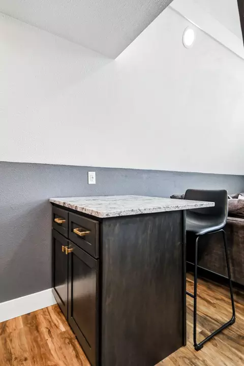 Kitchen - 407 Iroquois Ln, Lampe, MO 65681 photo 3 of 4