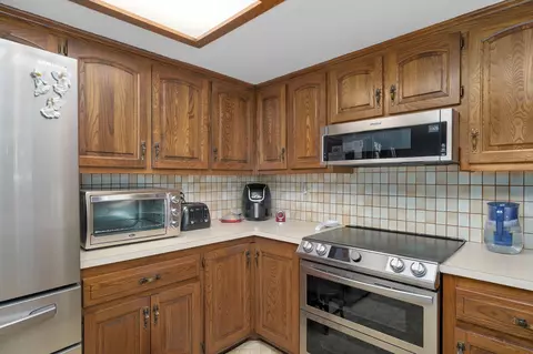 Kitchen - 5503 S Kimbrough Ave, Springfield, MO 65810 photo 4 of 6