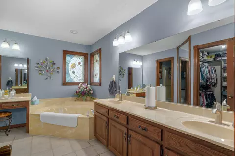 Bath - 5503 S Kimbrough Ave, Springfield, MO 65810 photo 1 of 6