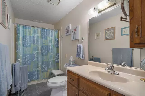 Bath - 5503 S Kimbrough Ave, Springfield, MO 65810 photo 6 of 6