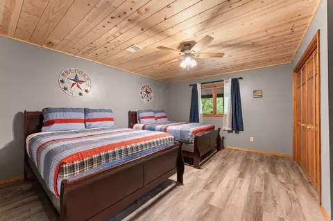 Bedroom - 4036 State Highway 265, Branson, MO 65616 photo 6 of 9