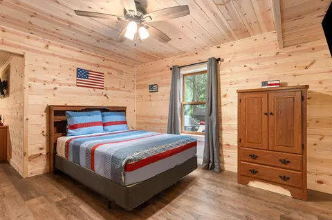 Bedroom - 4036 State Highway 265, Branson, MO 65616 photo 8 of 9